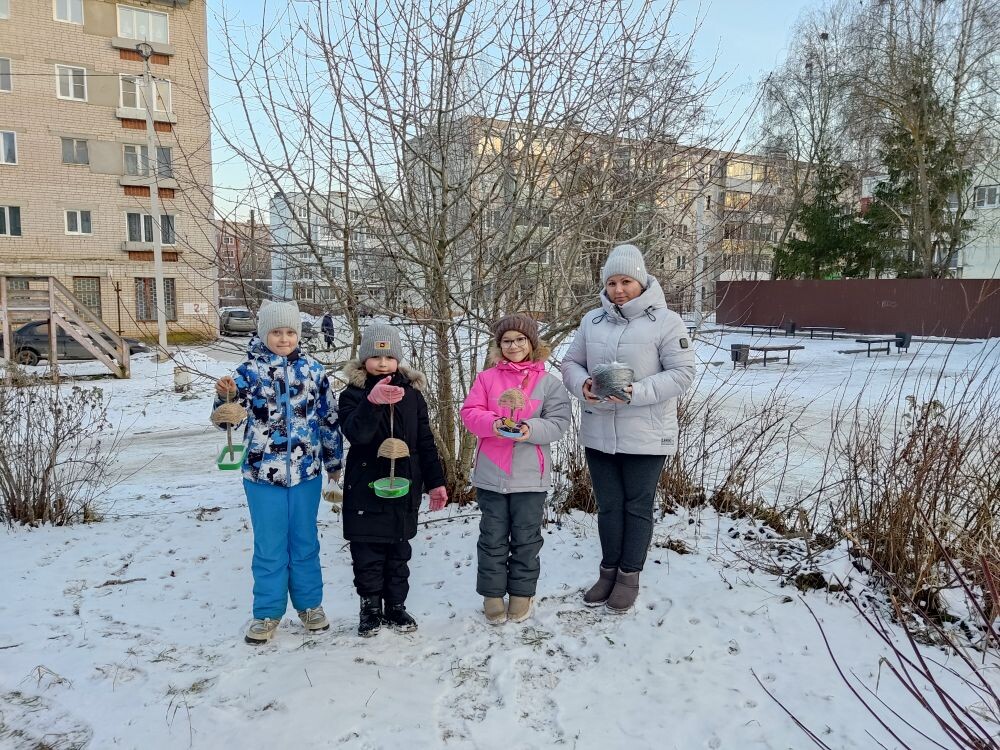 Мастер-класс «Мы кормушки смастерили и столовую открыли»..